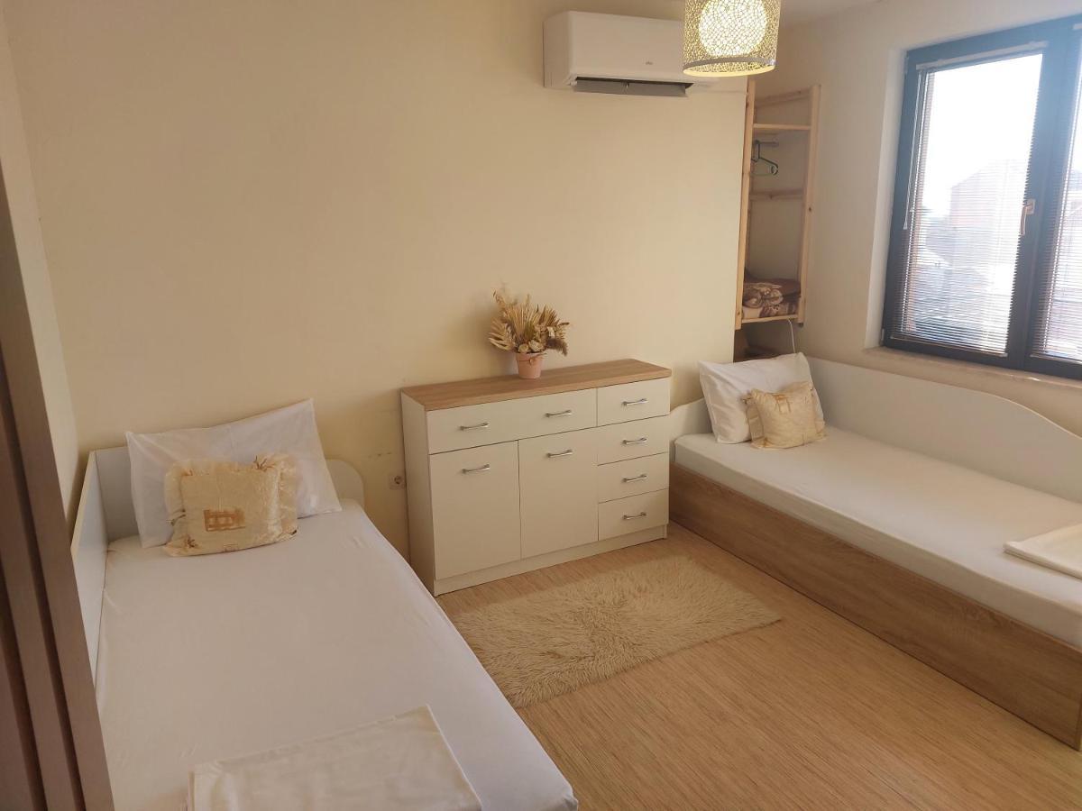 סנדנסקי Apartament Emi מראה חיצוני תמונה
